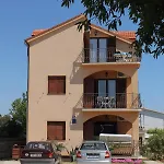 Apartments With Parking Space Tribunj - Vodice - 6223 Tribalj