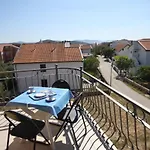 アパート With Parking Space Tribunj - Vodice - 6223 Tribalj