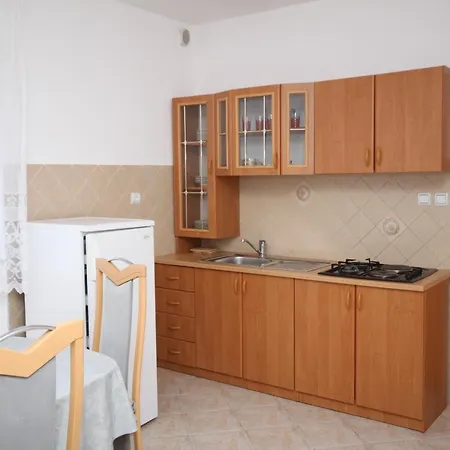 Apartments With Parking Space Tribunj, Vodice - 6223 Tribunj (Sibenik-Knin)