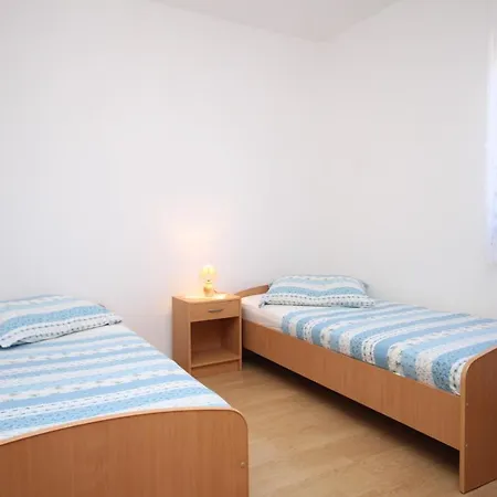 Apartments With Parking Space Tribunj, Vodice - 6223 * Tribunj (Sibenik-Knin)