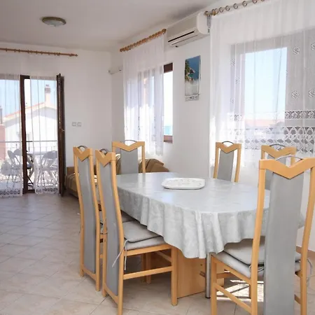 Apartments With Parking Space Tribunj, Vodice - 6223 * Tribunj (Sibenik-Knin)