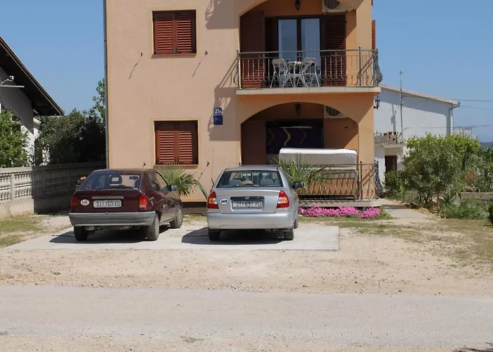 Apartments With Parking Space Tribunj - Vodice - 6223 *