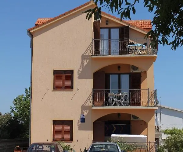 Apartments With Parking Space Tribunj, Vodice - 6223 Tribalj
