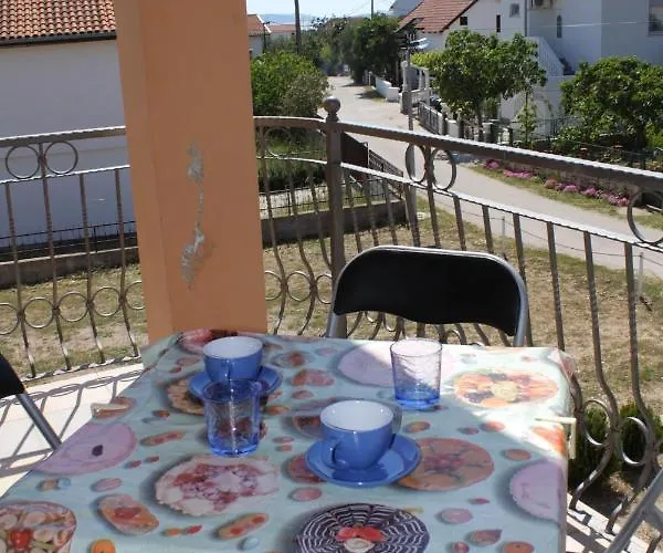 Apartmán With Parking Space Tribunj - Vodice - 6223 Tribalj