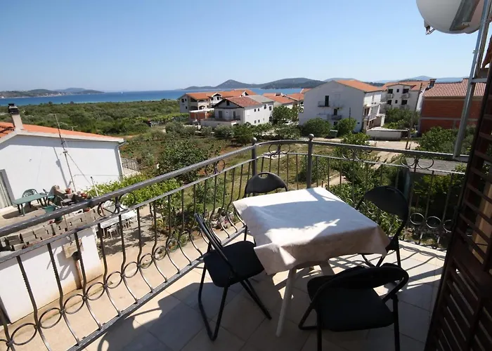 With Parking Space Tribunj - Vodice - 6223 Apartmán Tribalj